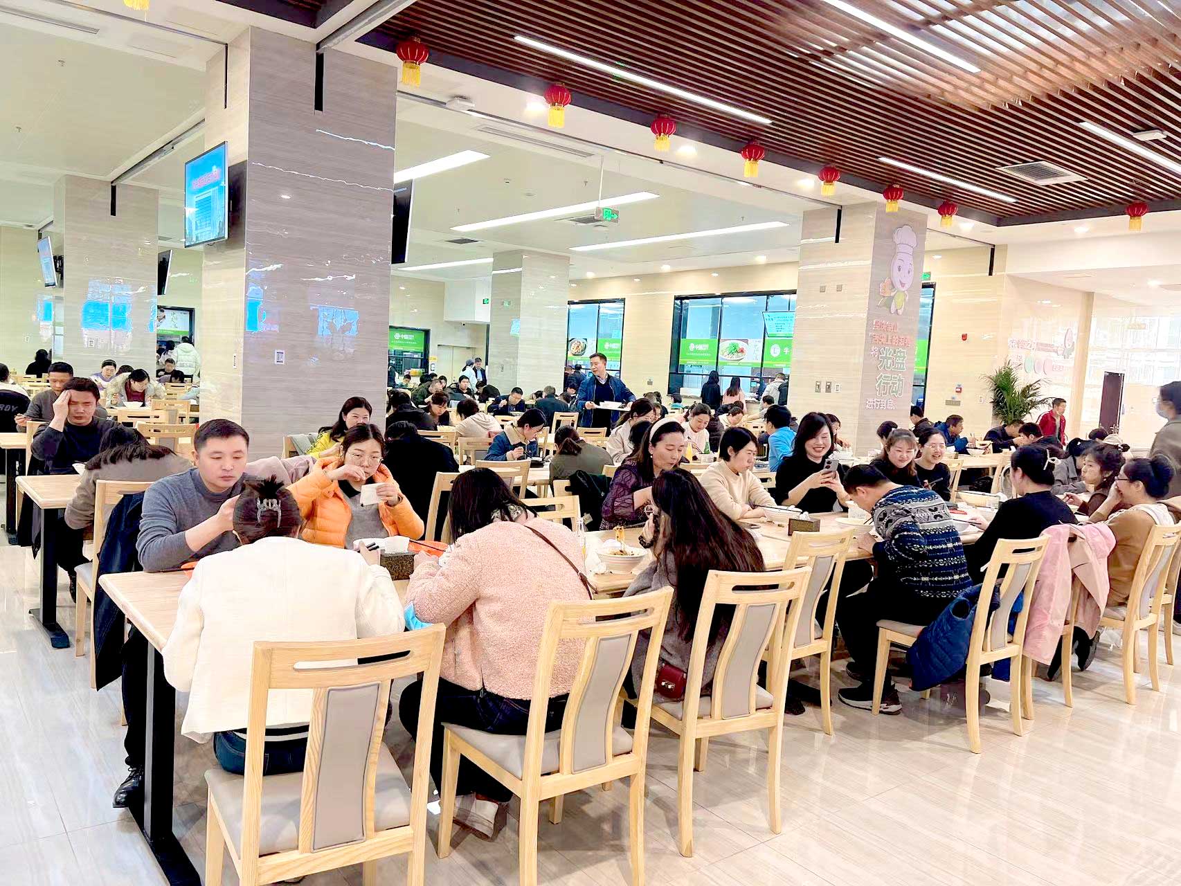 打造員工“滿(mǎn)意食堂”，食堂承包公司運(yùn)營(yíng)秘訣